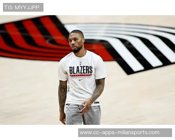 全员集结开拓者发布球队签名明信片利拉德与杨瀚森亲笔签名亮相