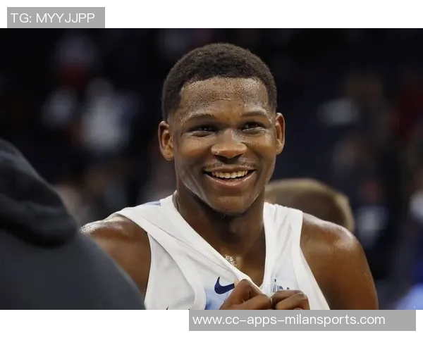 爱德华兹半场状态低迷仅得7分四项数据表现平平引发关注